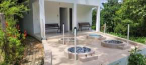Sítio com Casa de Madeira com 2 quartos 100m2 px Centro de Salesópolis